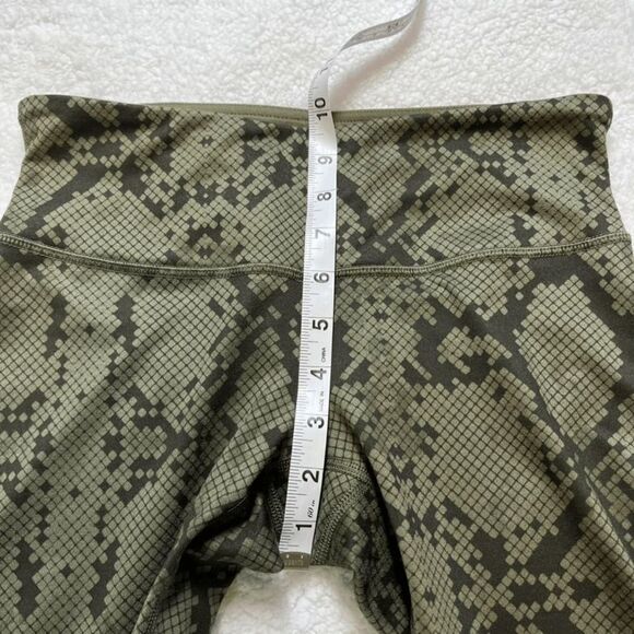 Lululemon LikeNew Wunder‎ Under Crop 6 Ziggy Snake Fatigue Green Full-On Luon - Picture 8 of 11